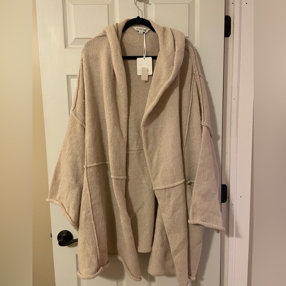 Fabulous David & Dani Shaw Sweater Large NWT - Picture 1 of 4